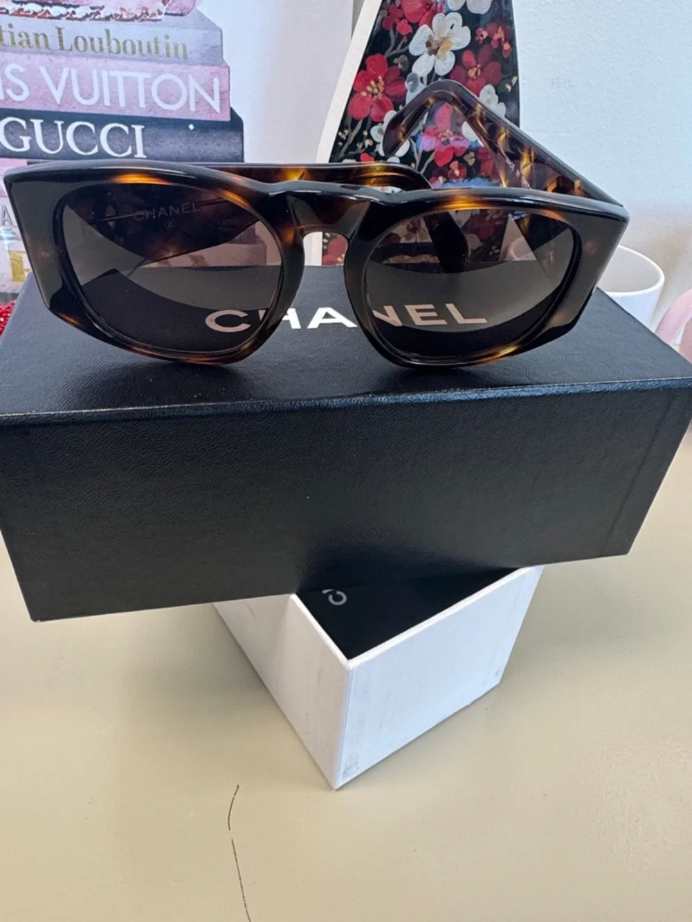 CHANEL Tortoiseshell Brown Gradient Lens Cat-Eye Sunglasses Chanel Acetate Square CC Sunglasses 5478 Tortoise 1865066  main image 3
